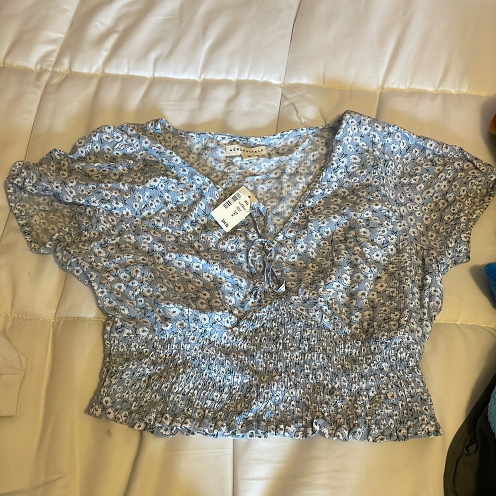 Cropped scrunched Aeropostale shirt